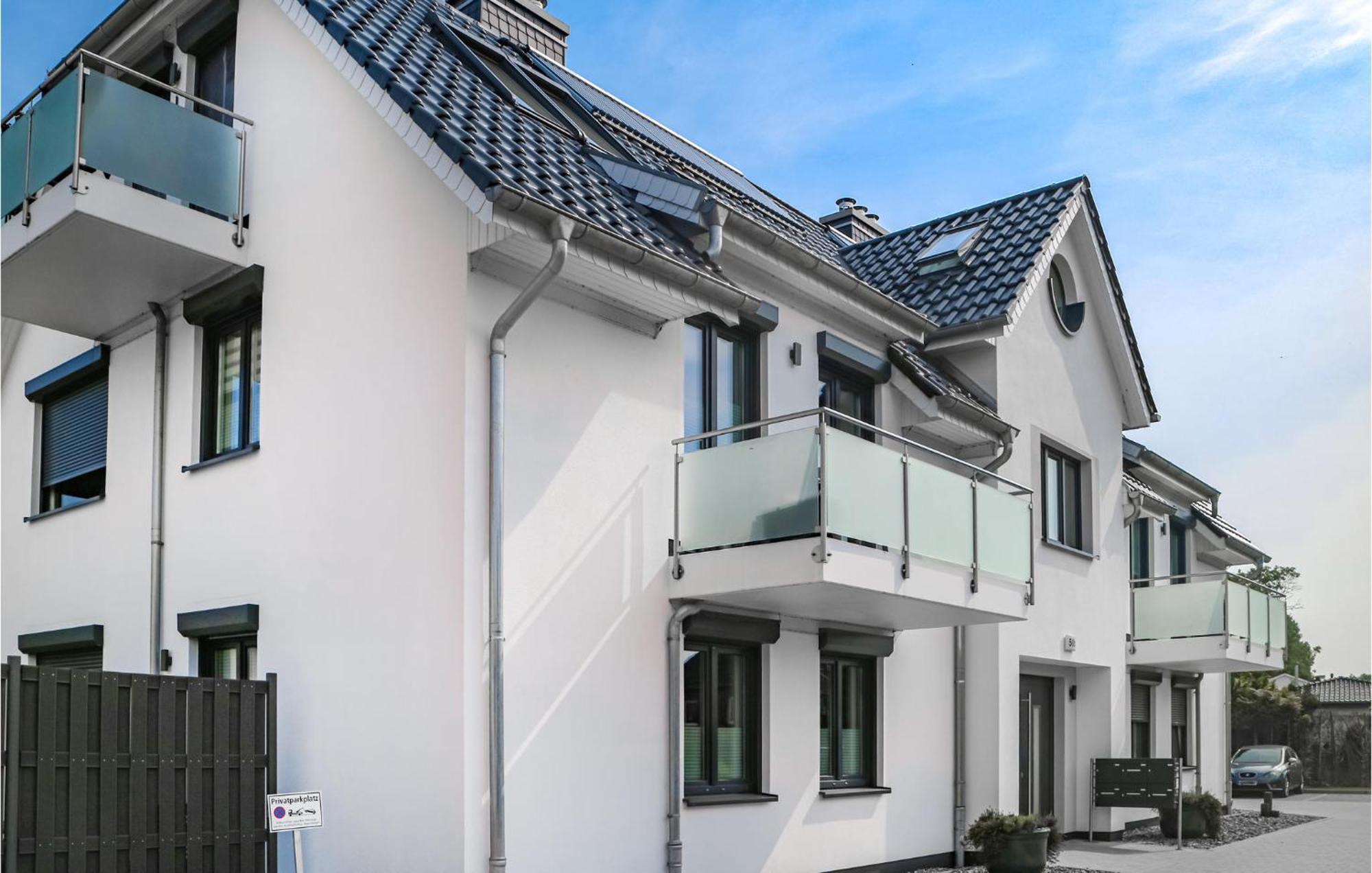 Amazing In Elmenhorst With Wifi Apartment